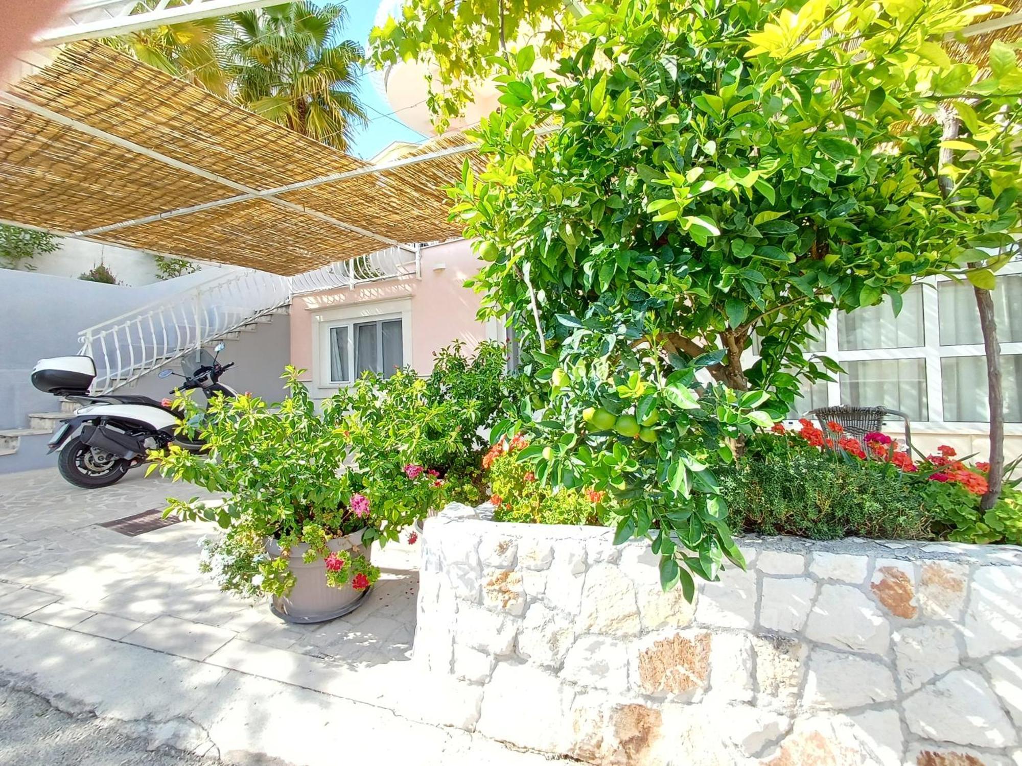 Apartments Jaksic Trogir Bagian luar foto